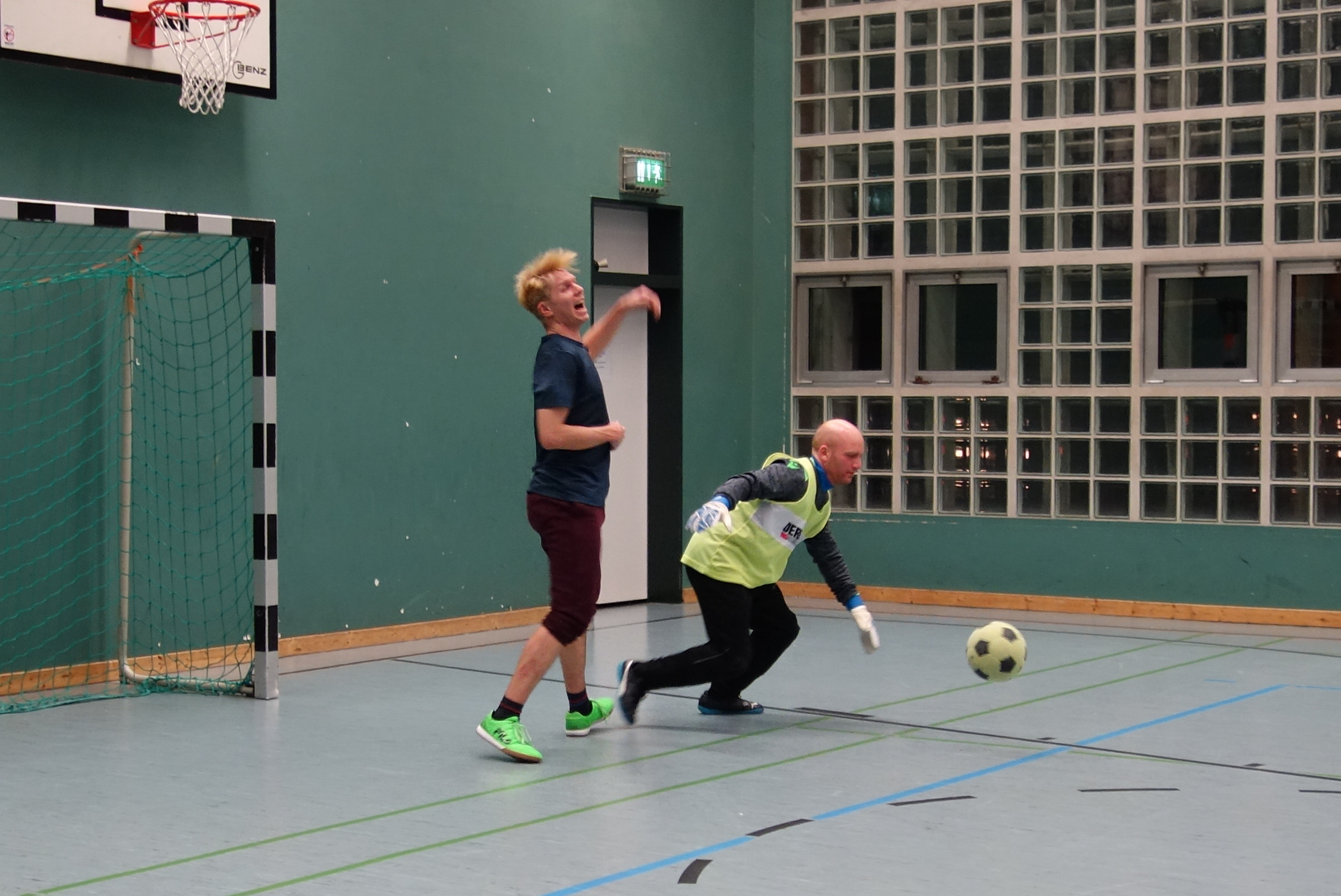 Fußball spielen